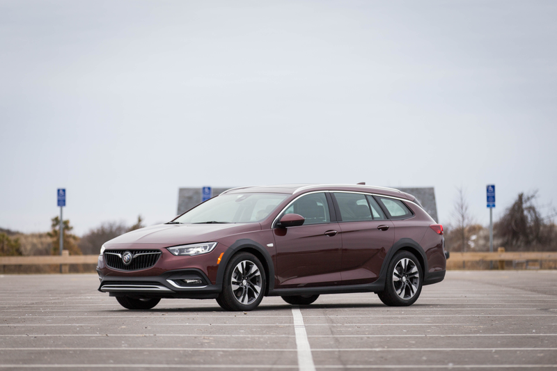 Illustration for article titled The 2018 Buick Regal TourX Is A Return Of The Classic American Family Car